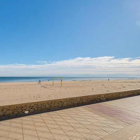 Апартаменты Muchavista 3 Bed 2 Bath
