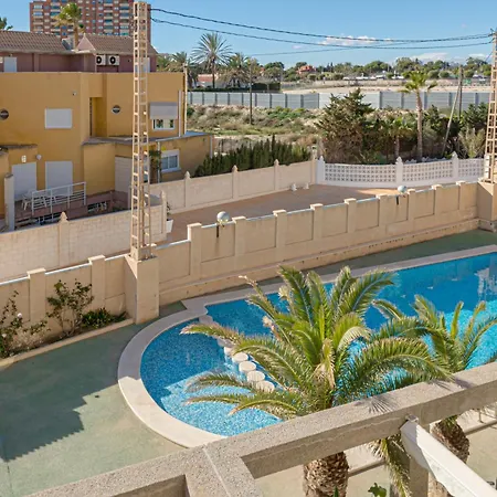 Muchavista 3 Bed 2 Bath *