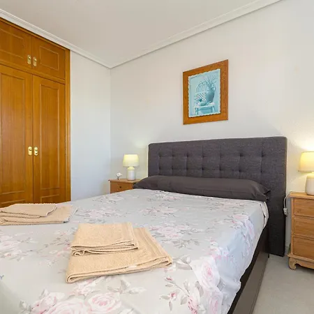 Muchavista 3 Bed 2 Bath Apartment *